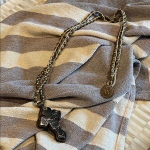 Black and Gold Cross Pendant Necklace(bw)